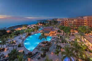 Tourismuspreise für Hotel H10 Costa Adeje und Fluglinie Binter