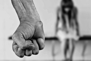 Häusliche Gewalt: Spanien schärft nach