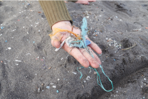 Schulprojekt zu Plastikverschmutzung an kanarischen Stränden