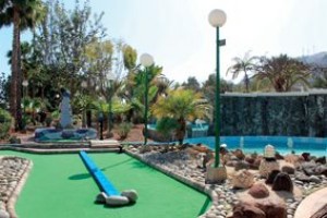 MINIGOLF: Minigolf Neptuno (Kasten) Kontakt